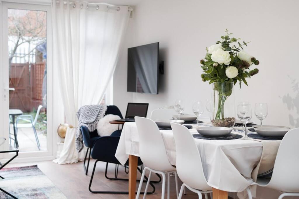 Newly Renovated Modern 4 Bed 3 Bath Apartment Londyn Zewnętrze zdjęcie