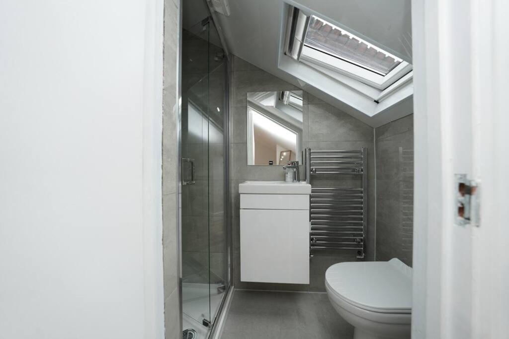 Newly Renovated Modern 4 Bed 3 Bath Apartment Londyn Zewnętrze zdjęcie